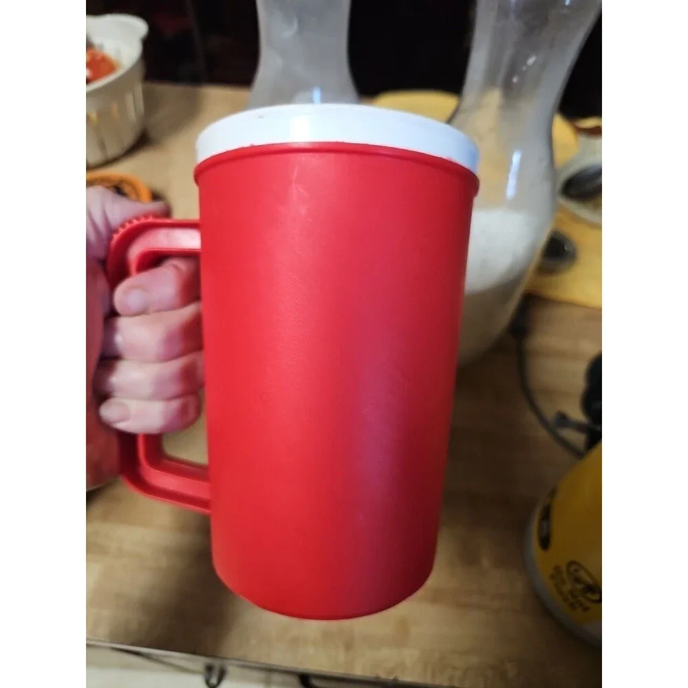 Vintage Betra Super Thermo 22oz Plastic Mug Red Blank / Logo-Free Made in US